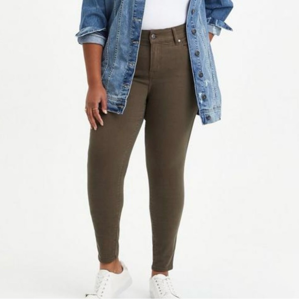 Torrid NWT Bombshell Skinny Super Soft High-Rise Jean Size Women’s 26R